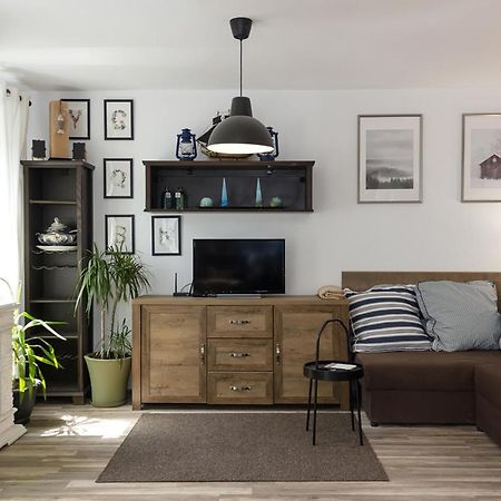 Rustic Interior In A Modern 2-Bedroom Apartment Warna Exterior foto